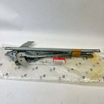 GENUINE Honda CR-V Front Right Electric Window Regulator 72211S10J01 - Image 1 of 4