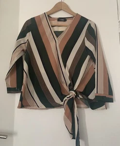 VALLEY GIRL Striped Ruffle Long Sleeve Crop Top Size 8 Tie Front EUC - Picture 1 of 4