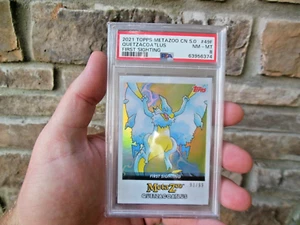 Topps MetaZoo Quetzalcoatlus FIRST SIGHTING Rainbow Foil Holo 93/99 PSA 8 NM-MT - Imagen 1 de 6