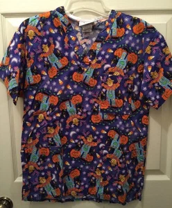 PEACHES Scrub Top Halloween Cotton WOMENS XS Scarecrows Jack O Lanterns - Picture 1 of 6