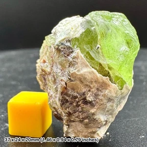 Grade a peridot crystal, sipat valley, mansehra, pakistan - 100% genuine + coa - Picture 1 of 1