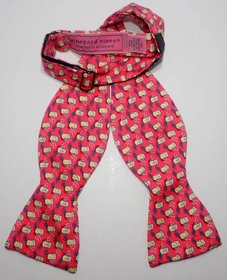 VINEYARD VINES ROSA con ESQUÍS CERDOS 100% SEDA PAJARITA AUTOCORBATA AJUSTABLE Foto 1 de 4