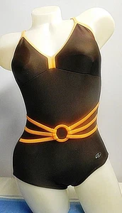 NEU YINGFA  Badeanzug Gr.152 vorne komplett gefüttert  hoher Rücken - Bild 1 von 2