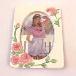 Vintage Ceramic Photo Frame Pink Roses Floral Oval 3.5x5 Made in Taiwan 1980s - Picture 1 of 7