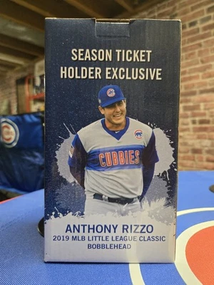 Chicago Cubs Anthony Rizzo Little League Clásico Bobblehead STH Exclusivo Foto 1 de 4