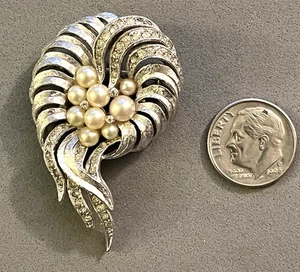 Vintage PANETTA Rhinestone Faux Pearl Art Nouveau Style Pin Brooch - Picture 1 of 7