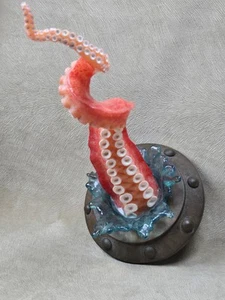 Unique Art Akimbo Figurine Animal Octopus Resin Multicolor Wall Mount 11 Inches - Picture 1 of 8