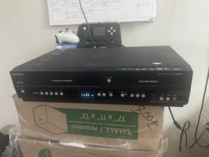 Magnavox ZV427MG9 VCR/DVD Recorder Combo Player No Remote Tested Works - Picture 1 of 9