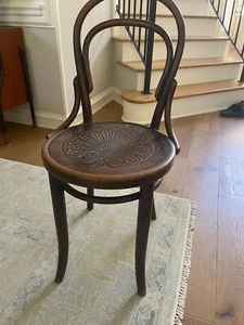 Antique Bentwood Chair w/ Embossed Seat – Lyons Label, 1900s - Picture 1 of 4