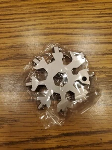 New Keychain Portable Snowflake Multi Tool Metal Silver Color - Picture 1 of 2
