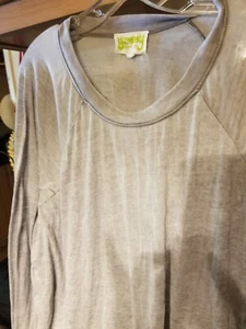 Yummy XL Cover Up Or Light Shirt Long Sleeve Great Shape - Picture 1 of 6