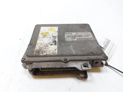 0261203943 CENTRALINA MOTORE ECU BOSCH PEUGEOT 106 (S2) 1.0 B 8V MAN 5M 50CV 199 - Immagine 1 di 4