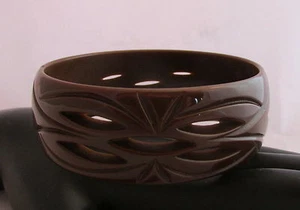 Brazalete Brazalete Vintage Baquelita Marrón Chocolate Pierced Recortado Floral - Imagen 1 de 5