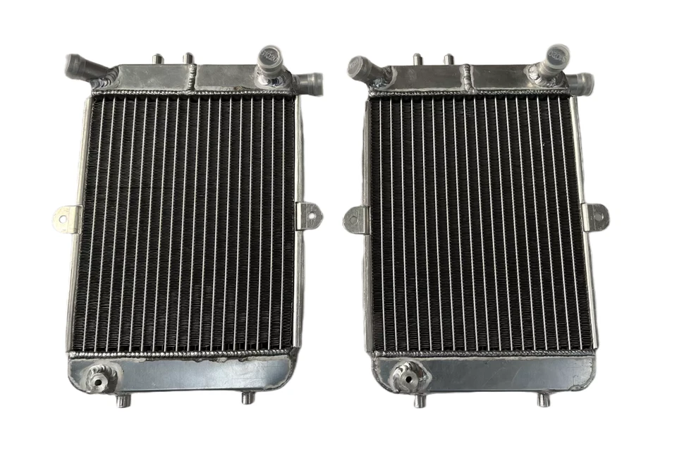 Radiadores auxiliares para Audi RS4 B7 8EC/8ED Quattro 4,2 L 2005-2008 8E0121212H Foto 1 de 4
