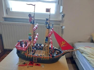 Playmobil CUSTOM 4424 Piratenschiff Brigg mit Seeleuten u. Marine Soldaten - Bild 1 von 18