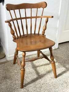 Ethan Allen Heirloom Comb Back Mate's Chair Maple #459 Nutmeg Vintage - Picture 1 of 4