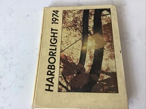 1974 HARBORFIELDS HIGH SCHOOL JAHRBUCH GREENLAWN, NEW YORK HARBORLIGHT - Bild 1 von 11