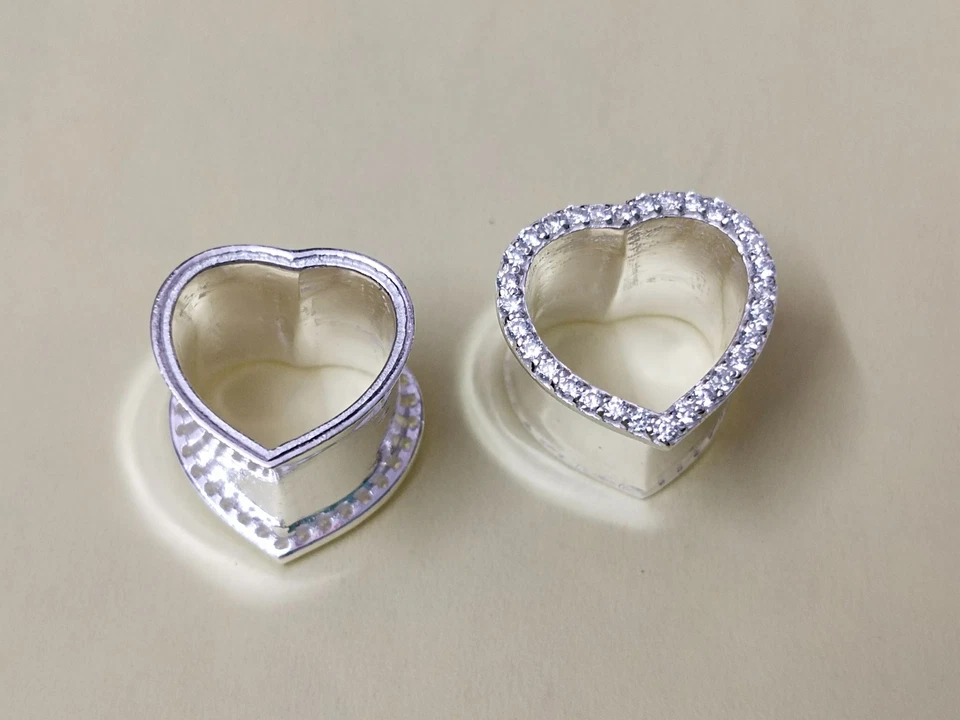 925 Пробы две стороны сердце CZ форме штепсельная вилка ручной работы туннель уха датчики - Изображение 1 из 4
