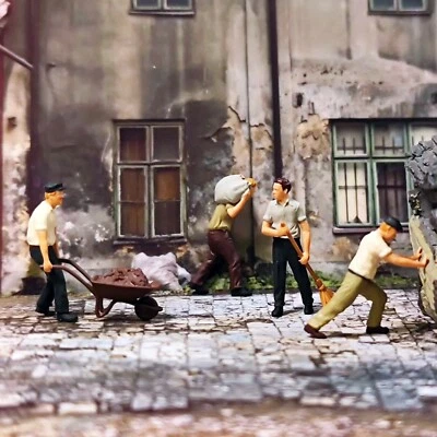 1:64Same as preiser construction workers transport materials micro scene model - Image 1 of 4