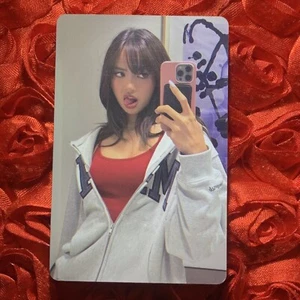 LISA BLACKPINK Rock Queen KPOP Girl Photo Celebrity Idol Card Selfie Red - Picture 1 of 2