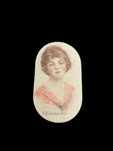 Vintage A Prudential Girl Versicherung Pin Kissen Karte Werbung 1912-1920er Premium - Bild 1 von 3