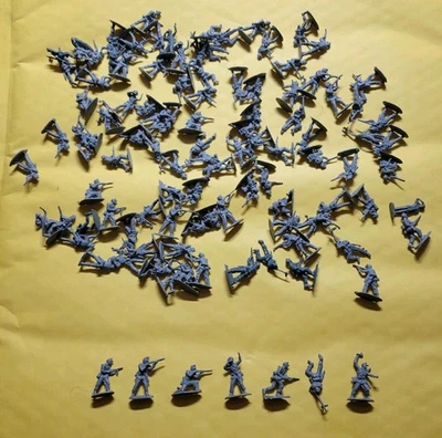 1/72 German Soldiers.  108 Pieces, 7 different soldiers. - Image 1 of 4