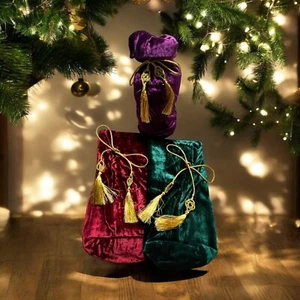 Christmas Luxurious Velvet Gift Sacs With Gold Tassels, Bloomingdales NYC: Set 3 - Picture 1 of 5