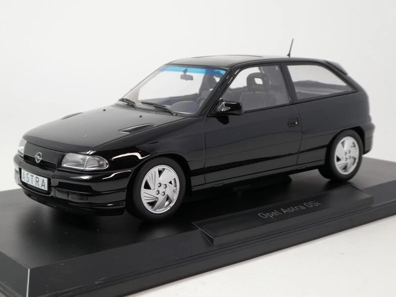 Norev Opel Astra GSi black metallic 1992 1/18 183671