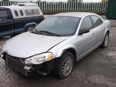 Conjunto de puerta delantera derecha usado se adapta a: Chrysler Sebring Sdn 2004 delantero derecho Foto 1 de 4