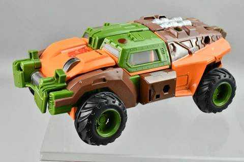Transformers Generations Roadbuster Voyager 30th Cover