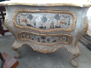 Antico Como' Laccato con inserti in Oro istoriato con figure stencil - Foto 1 di 12