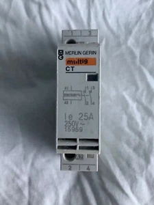 contactor 2 polos Merlin Guerin CT 25A / 250v - Imagen 1 de 3