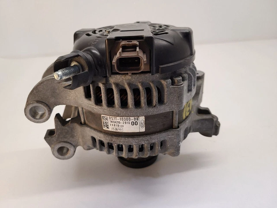 Alternador Ford Fusion 2013-2016 sin asientos térmicos DS7T10300DB Foto 1 de 4