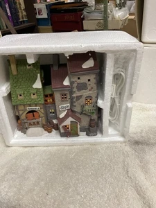 Dept 56 Dickens Village Series Oliver Twist Fagin's Hide-A-Way 5552-2 - Picture 1 of 12