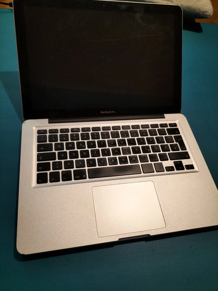 Apple MacBook Pro 8,1 13" (2011) Unibody, defekt/ungeprüft, Silber Bastler - Bild 1 von 4