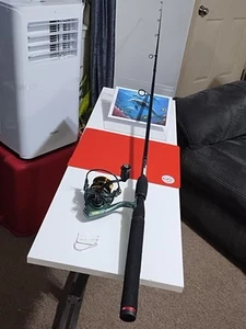 Spinning Fishing Rod Ugly Stik 6'6" Med 6-15lb And Reel Bass Pro Borealis - Picture 1 of 15