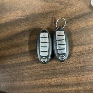OEM LOT OF 2 NISSAN KEY FOBS PROX KEY LOT SMART KEY LOT S180144310 285E3-4RA0B - Picture 1 of 3