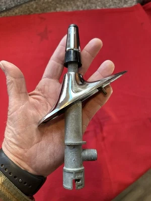 1961 1962 61 62 CHEVY IMPALA ANTENA RADIO TRASERA PIEZAS Y MOLDURAS BISEL Foto 1 de 4