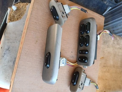 Переключатели окон 2005 Tribute Mazda - Изображение 1 из 2