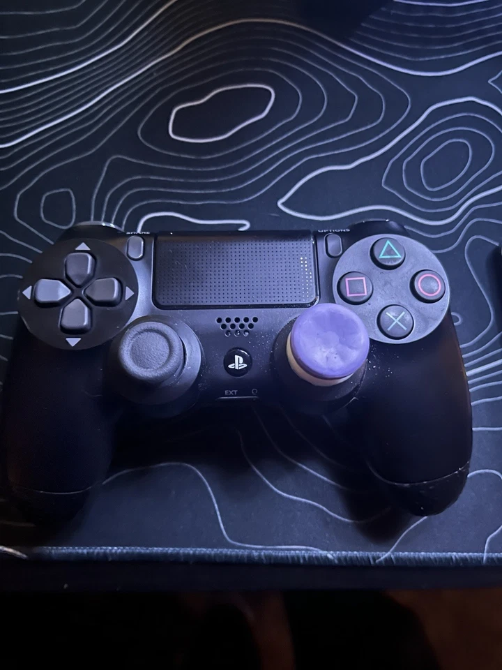 Controle PS4 com duas pás traseiras funciona com Bluetooth e conexão com fio - Imagem 1 de 2