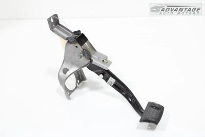 2019-2021 KIA FORTE FLOOR STOP BRAKE PEDAL W/ SUPPORT BRACKET FRAME OEM - Image 1 of 4