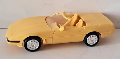 1992 Chevy Corvette Convertible AMT Ertl Promo Yellow #6654 in Box Vintage - Image 1 of 4