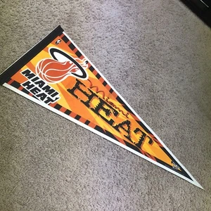 Bandera banderín WinCraft vintage de baloncesto de la NBA MIAMI HEAT 30 X 12 de la década de 1990 - Imagen 1 de 7