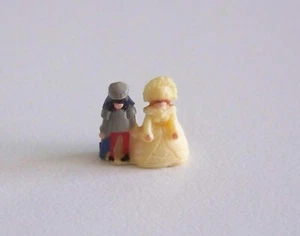 PLAYMOBIL (DD45) MICRO MONDE - Prince & Princesse Robe Jaune 4330 - Picture 1 of 1