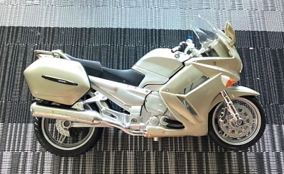 MAISTO 1/12 SCALE CHAMPAGNE GOLD YAMAHA FJR TOURING MOTORCYCLE NEW JUST NO BOX - Image 1 of 4