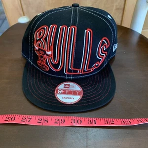 Chicago Bulls Hat New Era LOGO Black Thread Snapback 9Fifty NBA Cap Windy City - Picture 1 of 8