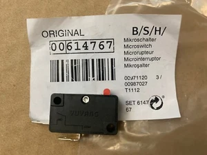 00614767 Bosch Microswitch Nuevo FABRICANTE DE EQUIPOS ORIGINALES (D15) - Imagen 1 de 1