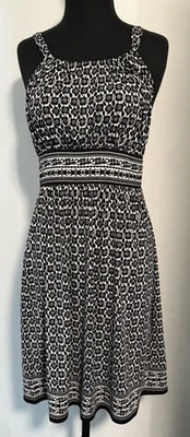 Vestido Max Studio estampado blanco y negro sin mangas talla pequeña Foto 1 de 4
