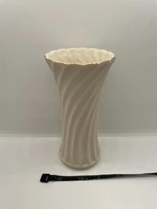 Lenox 6” Ribbed Ivory w 24K Gold Trim Vase - Picture 1 of 7