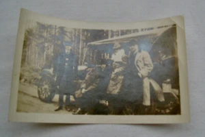 1ST 1/3 20TH C. VERNACULAR PHOTOGRAPH GANGSTER-LIKE GROUP OF 6 MEN IN OVERCOATS - Picture 1 of 2
